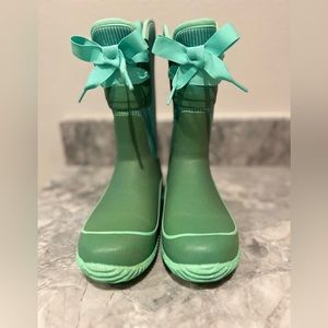 Kids muck boots size 2 green/teal